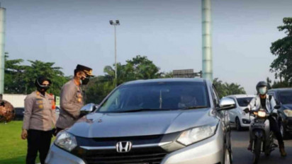 Polisi Tutup Dua Akses Tol Bekasi Menuju Jakarta Selama PPKM Darurat