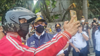 Takut Kena PHK Karyawan Terpaksa Masuk Kerja