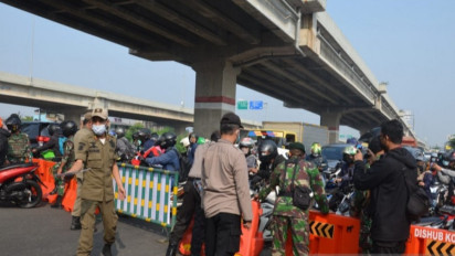 Arus Lalu Lintas di Pos Penyekatan Lampiri Mulai Lengang