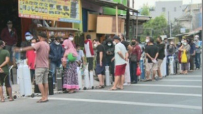 Demi Isi Oksigen, Puluhan Orang Rela Antre