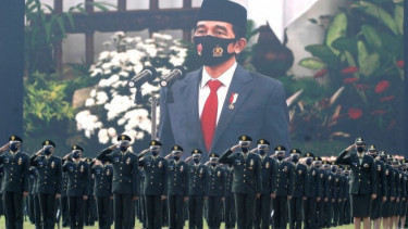 Presiden Lantik 700 Perwira Remaja TNI dan Polri