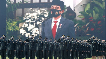 Presiden Lantik 700 Perwira Remaja TNI dan Polri