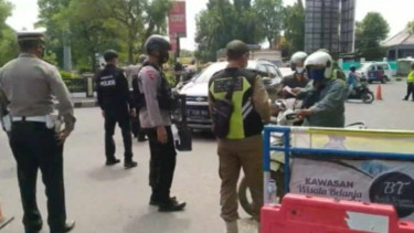 Tak Tunjukan Surat Vaksin, Kendaraan Diputar Balik