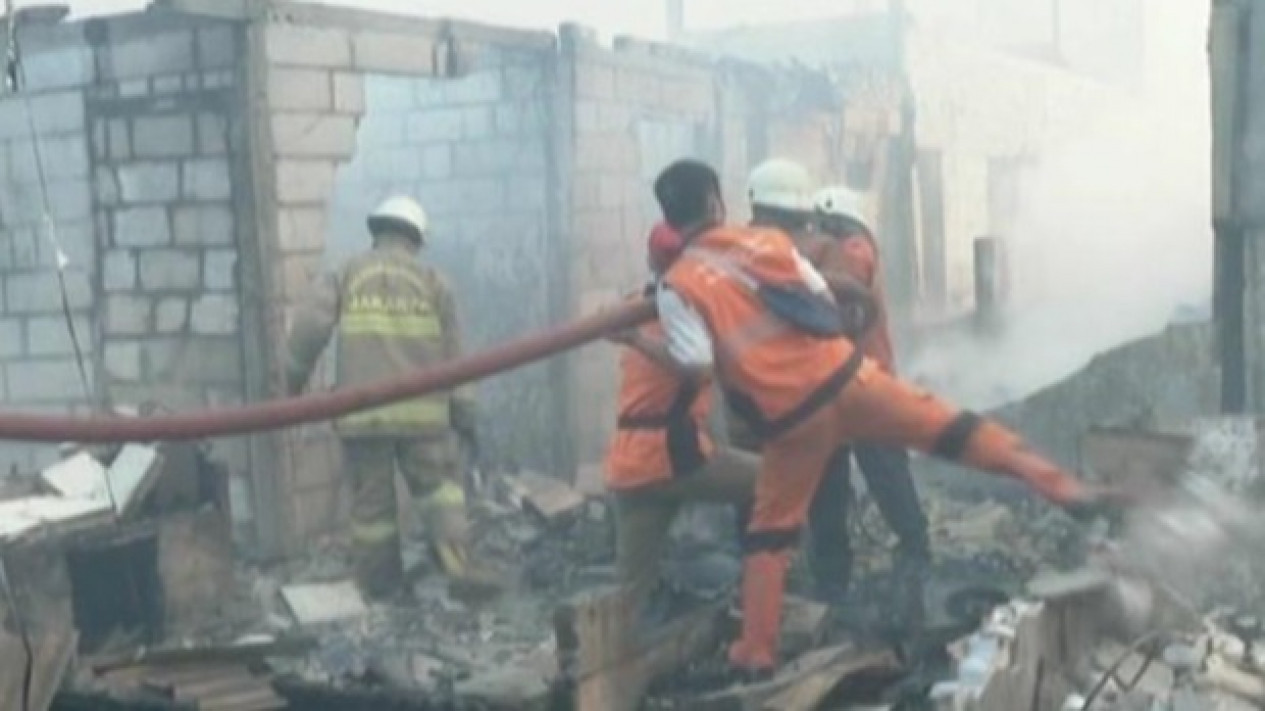 Warga Korban Kebakaran Teluk Gong Mengungsi di Sembilan Titik
            - galeri foto