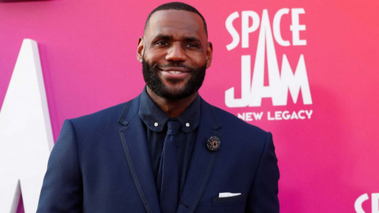 Megabintang NBA LeBron James jadi pebasket NBA paling tajir
            - galeri foto