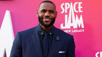 Megabintang NBA LeBron James jadi pebasket NBA paling tajir