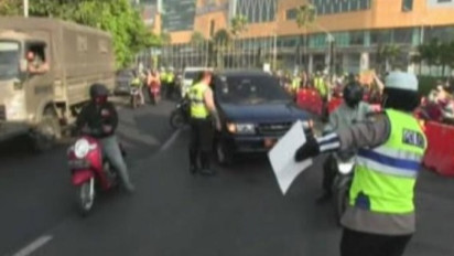 Perpanjangan PPKM Level 4, Penyekatan Di Bundaran Waru Tetap Berlaku