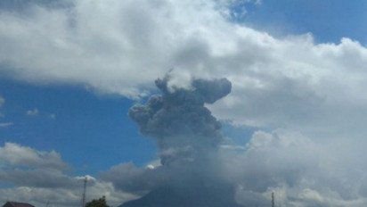 Kembali Erupsi, Sinabung Luncurkan Abu Vulkanik Setinggi 4.500 meter