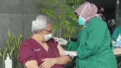 Ribuan Tenaga Kesehatan Mengikuti Vaksinasi Ketiga Di RSUP Dr Sardjito 