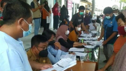Penerima BLT Di Tangerang Wajib Menunjukkan Kartu Vaksin