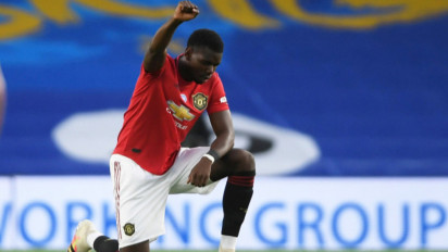 Liga Inggris Dukung Pemain Berlutut Jelang Tanding, Ada Apa?