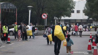 Warga Wuhan 'Panic Buying' Bersiap Lockdown