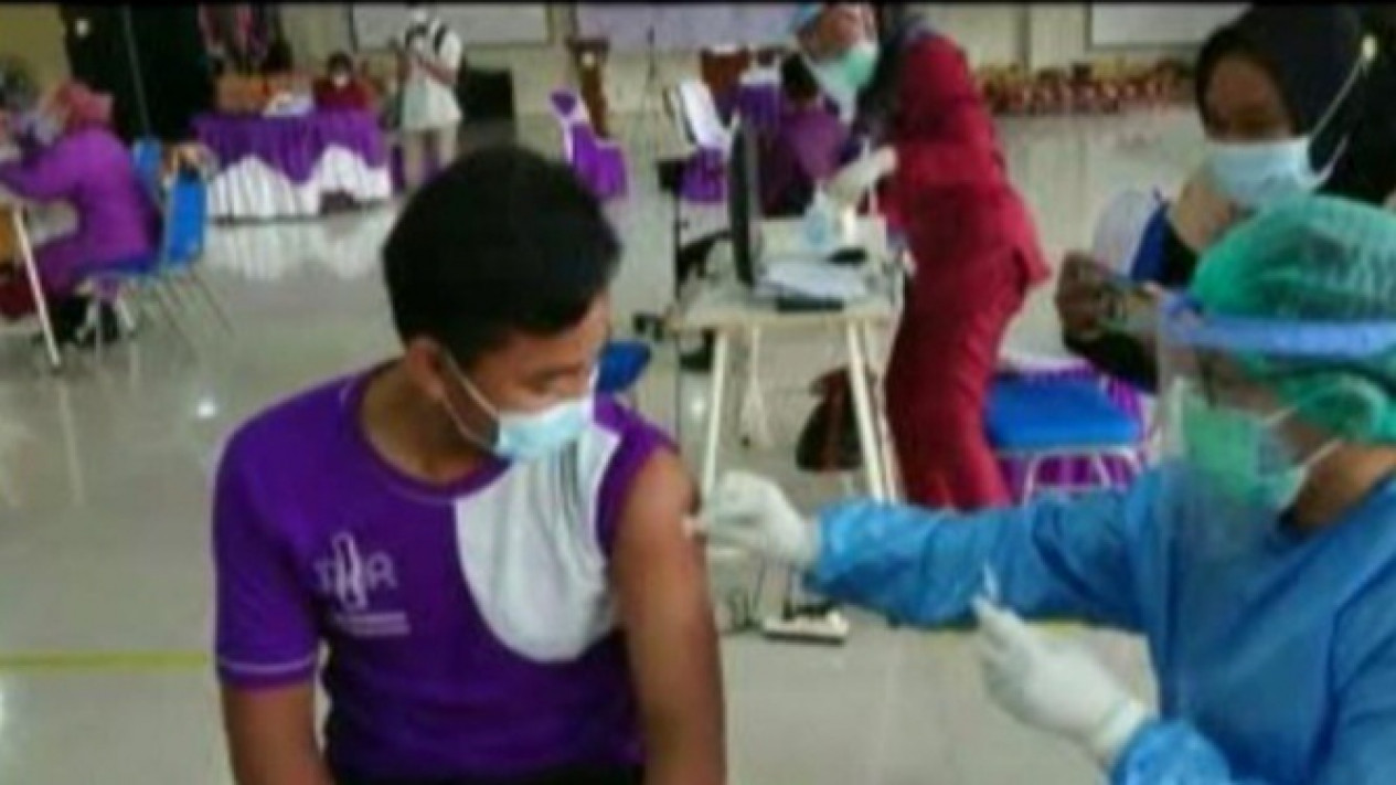 Puluhan Siswa di Tulungagung Tak Jadi Divaksin
            - galeri foto