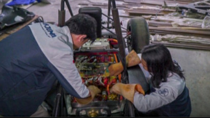 Tim UGM Menangi Penghargaan Kompetisi Mobil Listrik Dunia