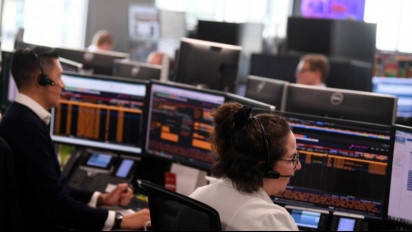 Saham Inggris akhir pekan menguat, Indeks FTSE 100 naik 0,04 persen