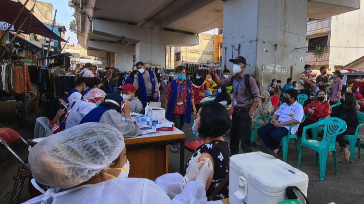 Pemprov DKI: 8,5 Juta Warga Telah Terima Vaksin Dosis Pertama
            - galeri foto