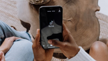 Yuk Cermati Dampak Buruk Pamer Saldo di Medsos