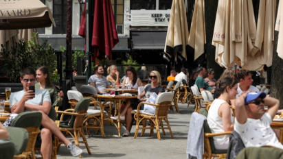 Belanda Pertimbangkan Hapus Pembatasan Sosial 20 September