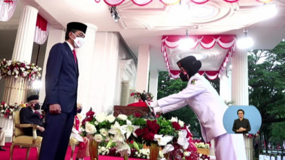 Upacara Penurunan Bendera di Istana Negara Berlangsung Khidmat