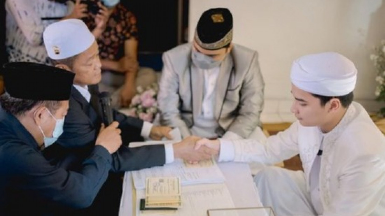Heboh Pernikahan: Alvin Faiz Minta Maaf
            - galeri foto