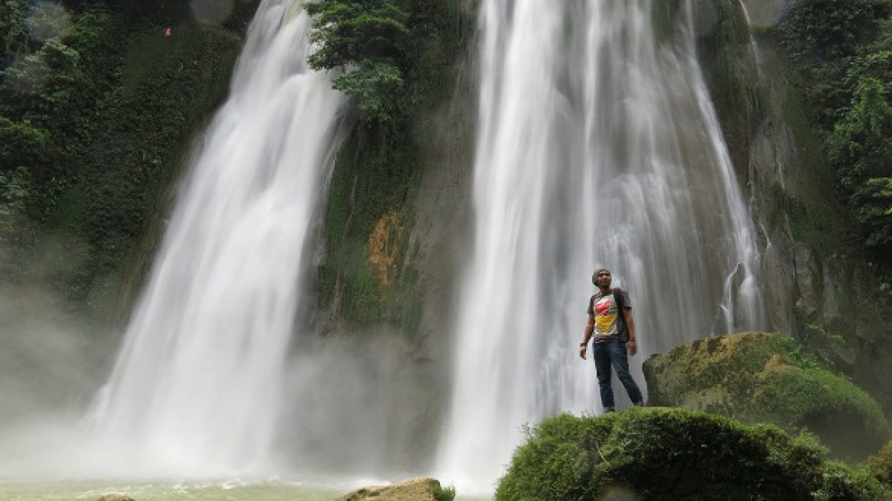 Bak Sungai Amazon, Ini Pesona Air Terjun Cikaso di Sukabumi
            - galeri foto