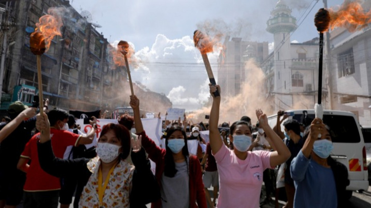 Korban Tewas Akibat Kudeta Myanmar Tembus 1.000 Orang
            - galeri foto