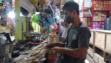 Tradisi Unik 10 Muharram, Warga Berburu Alat Dapur dari Besi