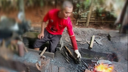 Kisah Pandai Besi Tergerus Pandemi