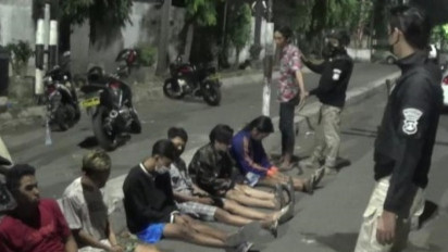 Gara-Gara ini, 8 Pemuda Dibawa ke Mapolrestabes Surabaya