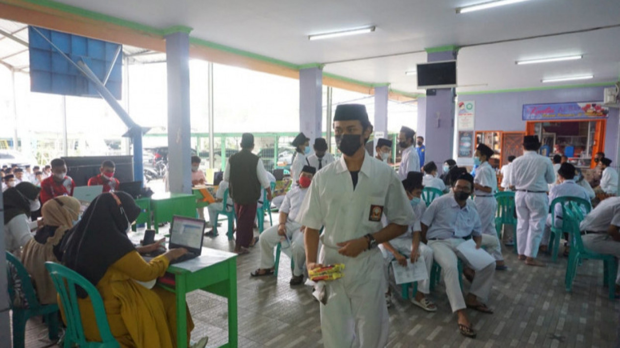 Kekebalan Komunal Tercapai Jika Efektivitas Vaksin Covid 80 Persen?
            - galeri foto