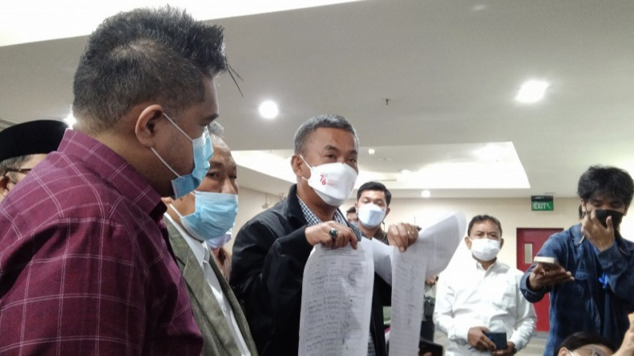 PDIP-PSI Ajukan Hak Interpelasi Soal Formula E
            - galeri foto