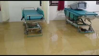 Terendam Banjir Pasien di RSUD Siwa Sulsel Terpaksa Diungsikan