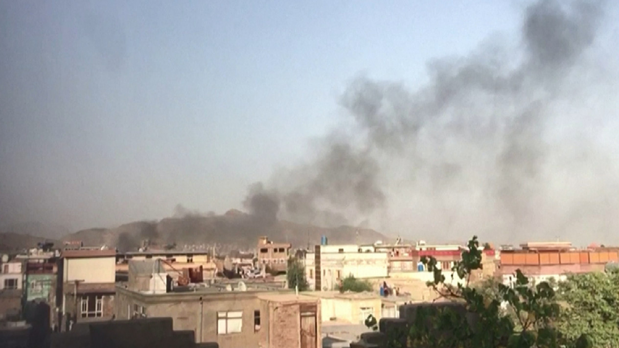 Roket Menghantam Wilayah Dekat Bandara Kabul, Seorang Anak Tewas
            - galeri foto