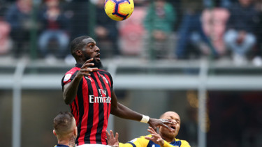 AC Milan Pinjam Tiemoue Bakayoko dari Chelsea Selama Dua Tahun