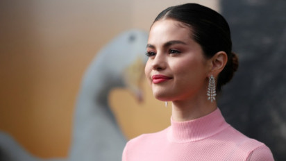 Selena Gomez Bintangi Seri komedi Misteri "Only Murders"