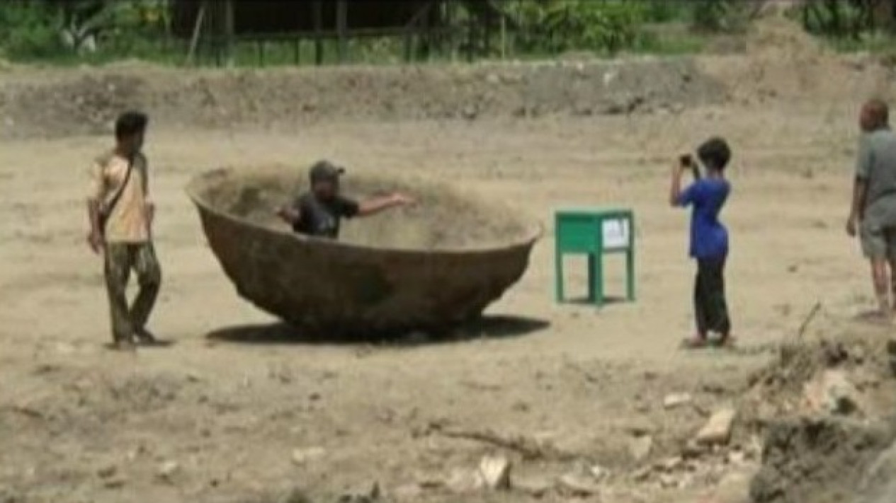 Heboh Penemuan Wajan Raksasa di Bantul
            - galeri foto