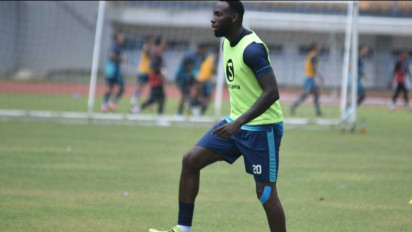 Castillion Dipastikan Absen Pada Laga Perdana Persib