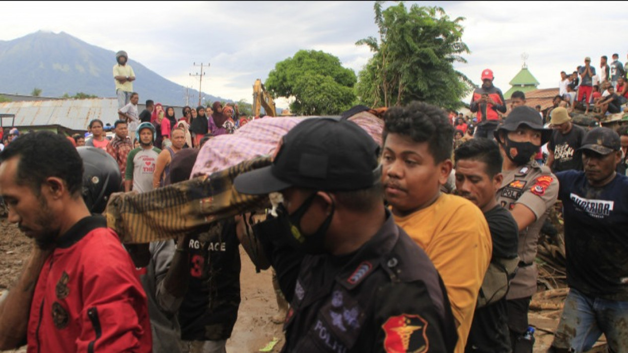 Banjir Bandang Ngada, Wanita Hamil Yang Hilang Ditemukan
            - galeri foto