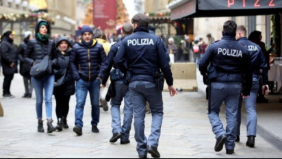 Polisi Italia Menghentikan Pria, Yang Diduga Mengambil Tiket Pemenang Lotere