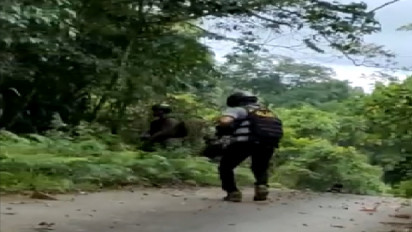 Aparat TNI/Polri - Kelompok KNPB Terlibat Kontak Tembak di Distrik Aifat Timur Kab. Maybrat, Papua Barat