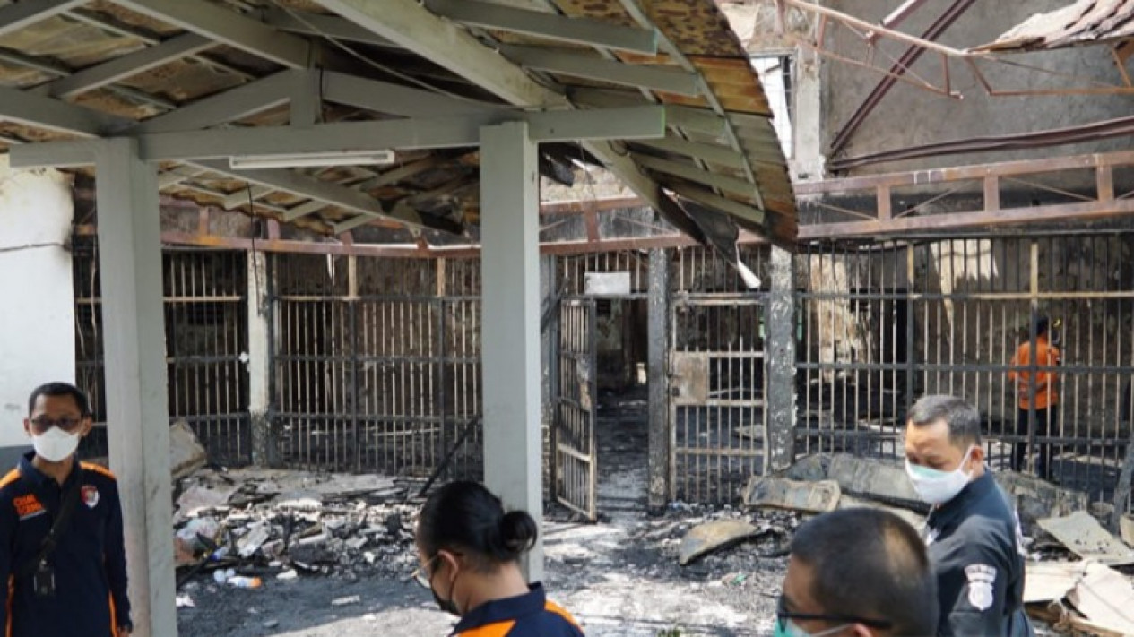 WOW, 42 Tahun Instalasi Listrik di LP Tangerang Tak Diperbaiki
            - galeri foto