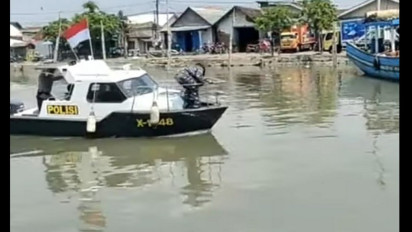 Kapal Tenggelam Akibat  Cuaca Buruk di Perairan Sidoarjo Satu Nelayan Hilang