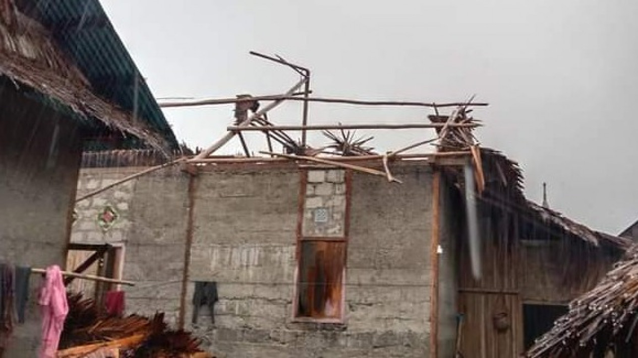 Puting Beliung Porak Porandakan Dua Desa di Buru Selatan
            - galeri foto