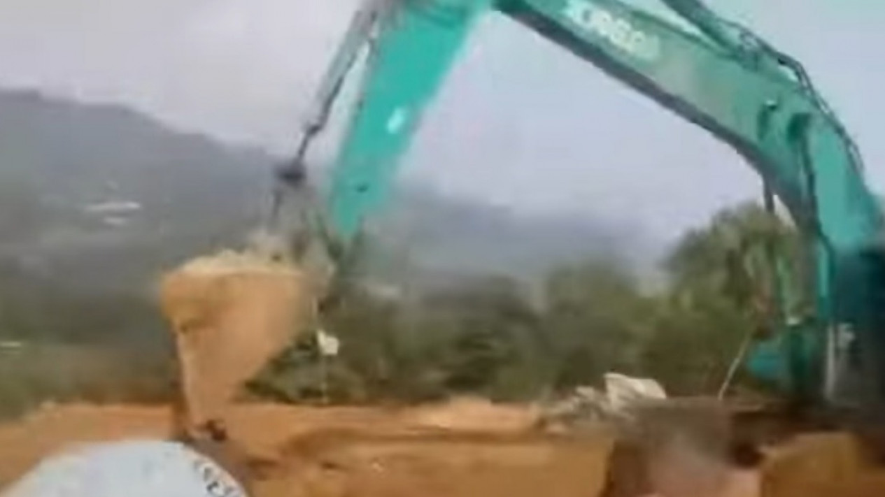 Rocky Gerung Diusir dari Sentul City, Begini Kronologis Versi Pengacara
            - galeri foto