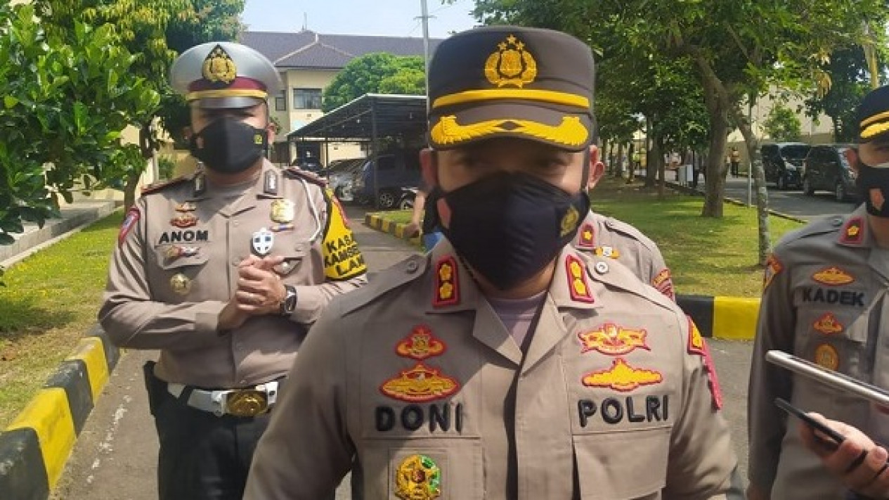 Polisi Buru Pelaku Pembacokan Diduga Geng Motor
            - galeri foto