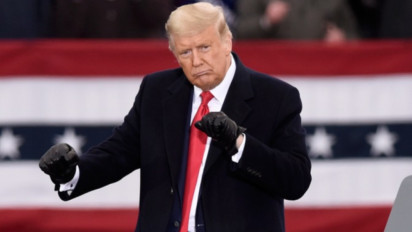 Mantan Presiden AS, Donald Trump, Akan Jadi Komentator Pada Pertandingan Tinju Evander Holyfield