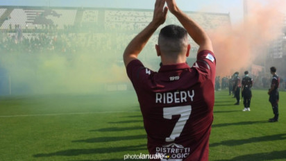 Ribery Datang, Suporter Salernitana Sambut bak Pahlawan