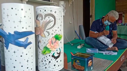 Gara-Gara Pandemi Lelaki Ini jadi Perajin Lampu, Hasil Karyanya Sampai ke Eropa