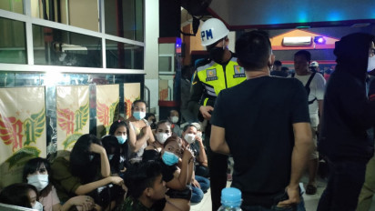 Gelar Razia Tempat Hiburan Malam, Satresnarkoba Amankan 87 Orang di Palembang