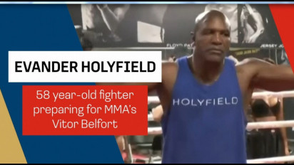 Baru Semenit Tarung Holyfield Langsung Terjengkang
